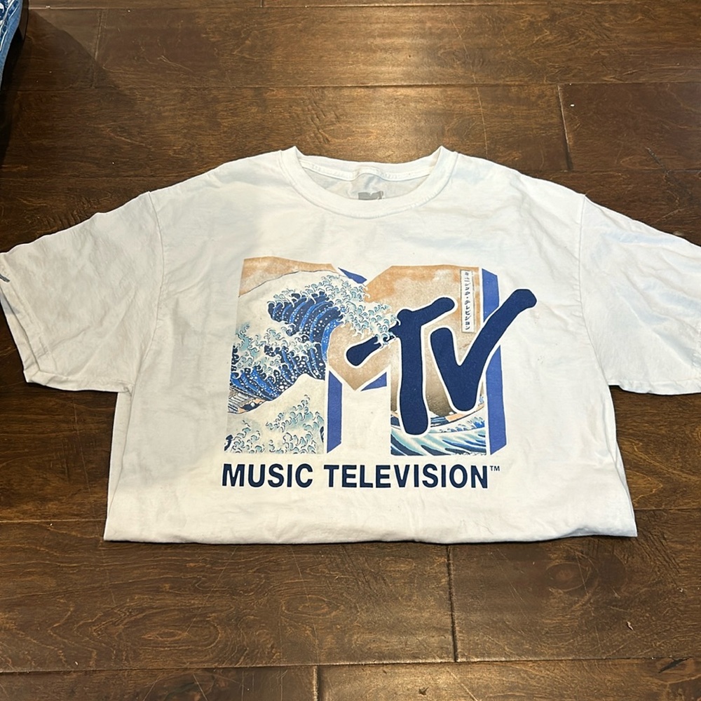 MTV Japan ocean wave size medium